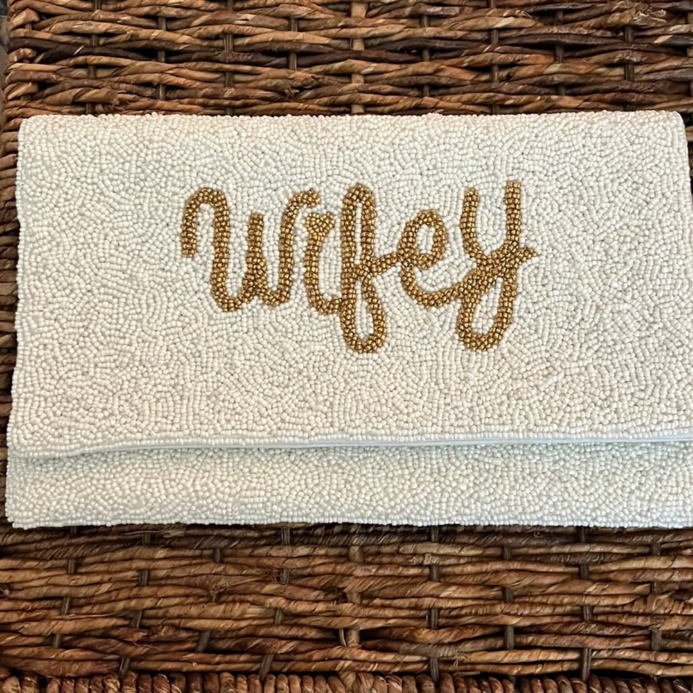 ‘Wifey’ White Clutch